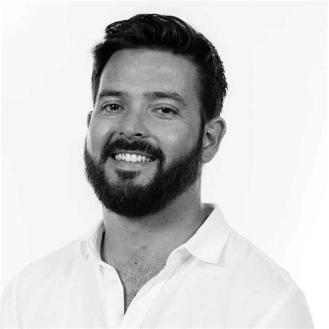 Comentou política, realizou documentários e foi premiado como. Luis Osorio | Wine BC Industry