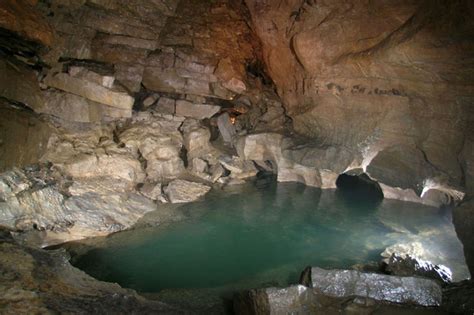 7 Incredible Caves In New York To Explore Scenic States