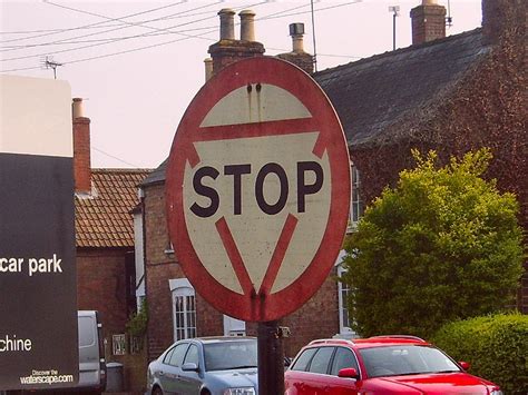 Fileold Stop Sign Purton Coppermine 11570 Roaders Digest