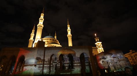 لبنان المسجد الأقصى وكنيسة القيامة على جدران مقر الحكومة والأبنية