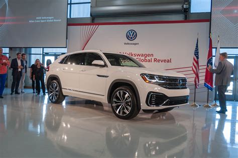 Wheelbase remains the same, as do powertrains, but the body and interior see key alterations. 2020 Volkswagen Atlas Cross Sport arrives as the people's ...