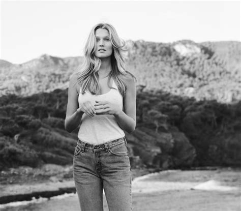 See more ideas about toni garrn, editorial fashion, fashion. Picture of Toni Garrn
