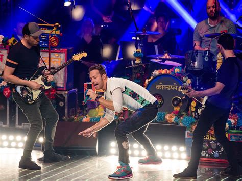 Nme Awards 2016 Coldplay Crowned Godlike Genius To A Mixed Response News Culture The