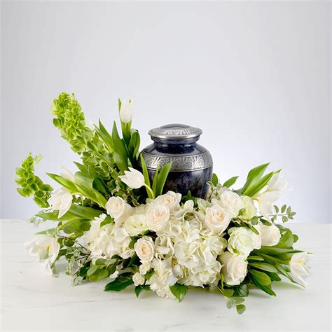 Serenity Urn Spray In Roswell Nm Accent Flowers