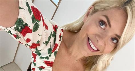 Holly Willoughby Wows This Morning As She Unleashes Curves In Floral Minidress Daily Star
