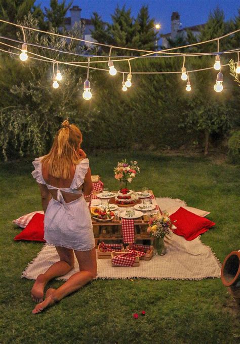 Backyard Picnic Romantic Date Night Ideas Cute Date Ideas Romantic