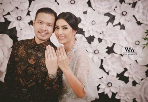 Check spelling or type a new query. Menikah dengan Anak Band, Tyas Mirasih: Gue Udah Khatam ...