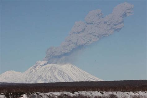 Two Powerful Explosions Rattle Zhupanovsky Volcano Within 20 Minutes