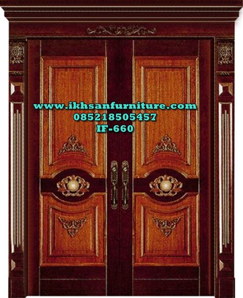 Kusen pintu merupakan sebuah barang yang wajib ada dalam setiap rumah, baik itu pintu depan maupun pintu kamar, untuk memilih model pintu rumah utama sebaiknya di sesuaikan dengan konsep rumah, jika rumah bertema klasik maka gunakan juga pintu bergaya klasik agar lebih serasi dan bagus. Model Pintu Utama Ukir Klasik, Kusen Pintu Rumah Klasik ...