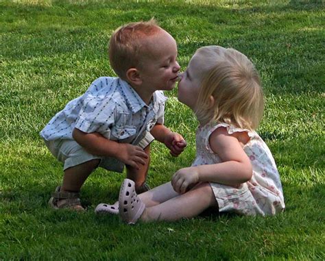Photos Of Children In Love Pure And Touching Photodoto