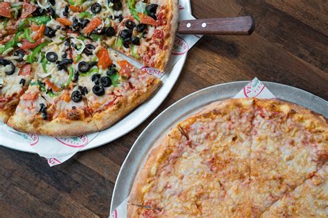 Vegan Pizza, Venezia's offers a dairy-free version of their famous NY