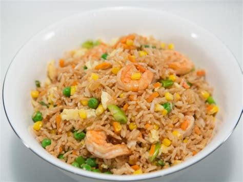 Onion, raw shrimp, light butter, chili powder, ground cumin, lemon pepper. Shrimp Fried Rice | Recipe | Food recipes, Supper recipes ...