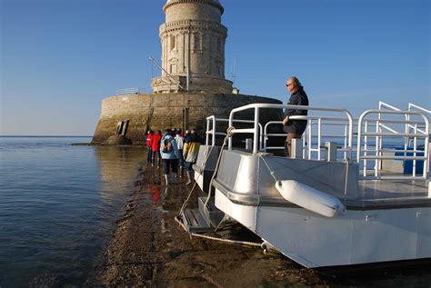Aussi, l'accès au phare est interdit pendant. Croisières La Sirène - Phare de Cordouan, Visite du Phare ...