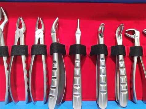 Extraction Forceps Kit - Universal Dental (Pvt) Ltd.