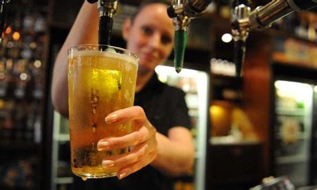 In reality, if you want to be very accurate, 16 fluid ounces of water will actually weigh different amounts depending on its temperature. How to convert pounds to pints - Quora