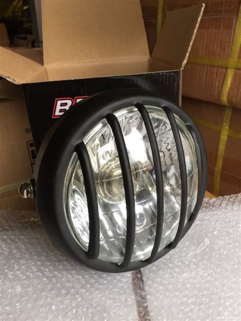 Setelah anda mengetahui berbagai hal tentang lampu motor led, maka perkenankan kami memberikan rekomendasi lampu led terbaik untuk nyala lebih terang dari berbagai merek berikut ini: Jual lampu depan ref bulat teralist - Jakarta Barat ...