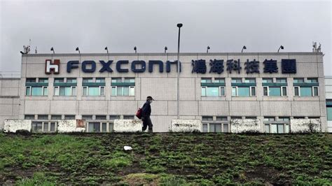 Taiwan Fines Foxconn For Unauthorised China Investment Tech News