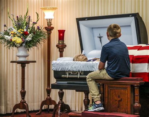 Mourning in COVID-19 — Jessica Gallagher Imagery