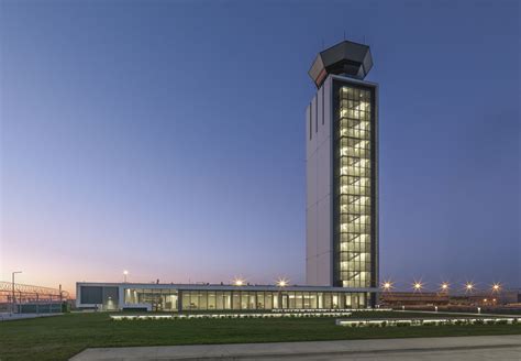 Best dining in o'hare (chicago), illinois: Chicago O'Hare's Sustainable Air Traffic Control Tower | EXP