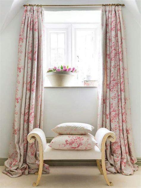 Making the curtain much wider than the window will cut down on the light coming through the sides. Pin by Mary Clare on Un jour douceur et simplicité ...