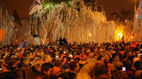 Auburn Fans Rally For Famous Trees