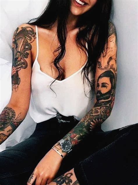 Babe With Tatts Meninas Tatuadas Tatuagens Femininas Sensuais Tatuagem Braço Inteiro Feminino