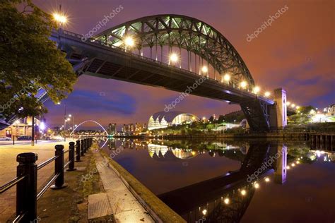 Bridges Over The River Tyne In Newcastle England At Night — Stock