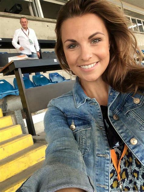 Die schönsten looks der stars Pin von Poldi Müller auf Weiblich#Laura Wontorra | Laura ...