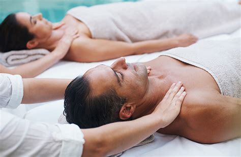 What Is A Couples Massage And What To Expect