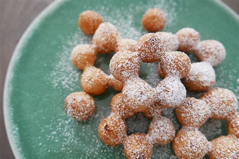 If you have tried and loved the texture of mochi donuts, check out mandy's website, lady and pups for the recipe. Mochi donuts - Pon de Rings | Dans la lune