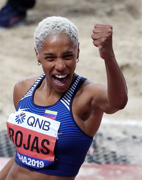 🙏🏾 su madre y su familia nunca le permitieron rendirse. World Athletics ratifica récord mundial de Yulimar Rojas │ elsiglocomve