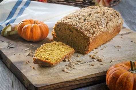 Perfect Spiced Pumpkin Bread With Streusel Topping