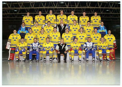 Så här ställer sverige upp. Sverige i OS i Norge (ishockey-os-lillehammer-94-lagbild ...
