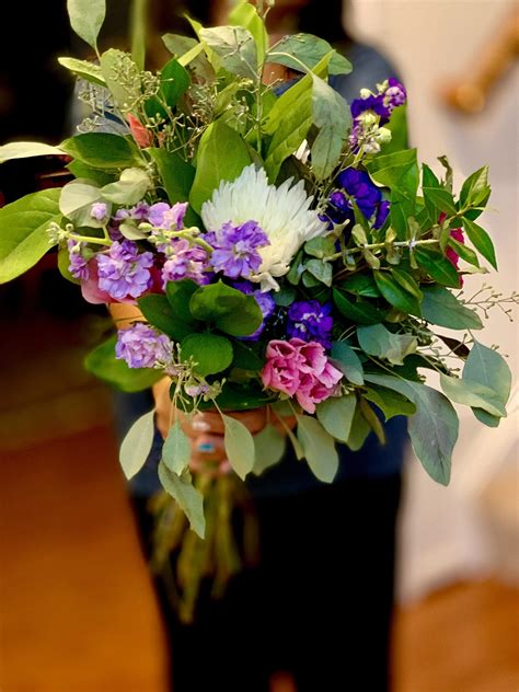 Did you know that trader joe's offers really affordable flower bouquets and plants? Made my own bouquets- thanks Trader Joe's! : weddingplanning