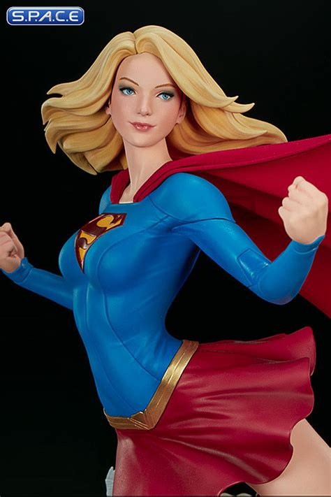 Supergirl Premium Format Figure Dc Comics