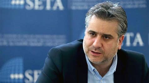 Ibâdet hayatinda bütün kaide ve emirlerin siki sikiya tatbik edilmesini ister. Sabah yazarı Hasan Basri Yalçın: Nereden bakarsanız bakın ...