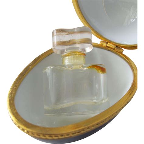 Estee Lauder Porcelain Egg With Mini Perfume Bottle White Linen From