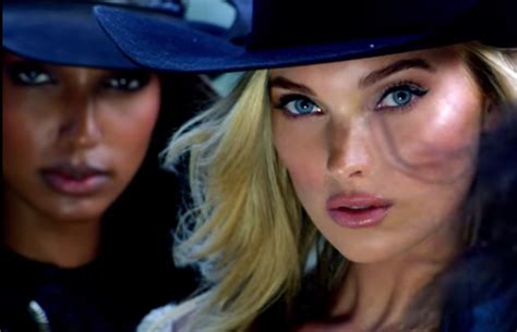 See The Vs Christmas Ad — A Victorias Secret Holiday Pics Hollywood