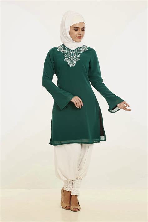 Traditional muslim clothing for women