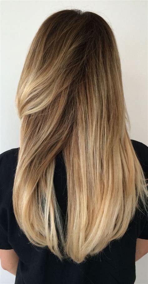 One piece hair extensions with 5 clips (there might be slightly color difference due to different monitor which is unavoidable.) Long blonde hair / balayage / highlights / sombre / summer ...
