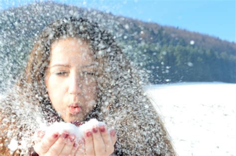 fotos gratis naturaleza persona nieve invierno novia temporada belleza eslovaquia
