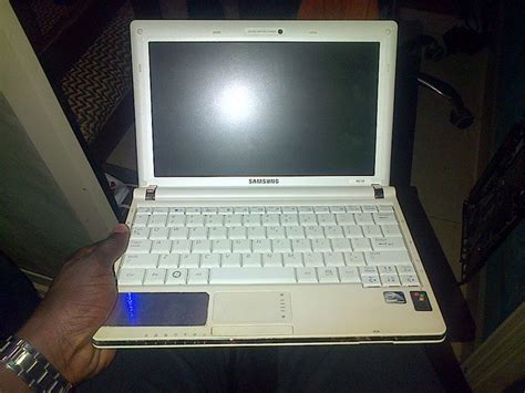 These mini laptops usually have a 10.1″ display and you can also get one with a 11.6″ display. Samsung Mini Laptop For Sale(lagos) - Computers - Nigeria