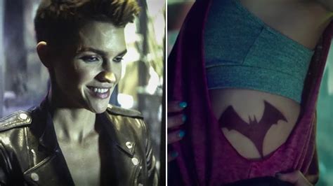 Choose from # batman, # batgirl, # wonderwoman, # spiderman, # captainamerica, # ironman and # theincrediblehulk. New 'Batwoman' Teaser Trailer Shows Fans Getting Symbol ...