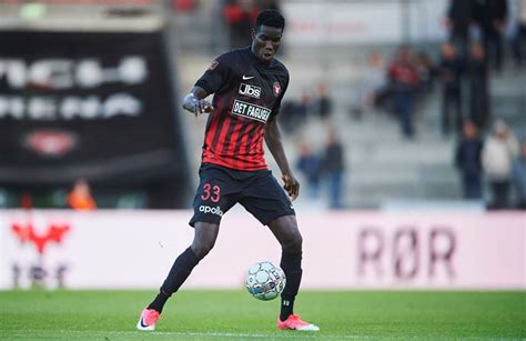 Nigeria striker paul onuachu wins two awards in belgium and is nominated for a third one after an outstanding season for krc genk. Paul Onuachu er blevet opereret for blindtarmsbetændelse ...