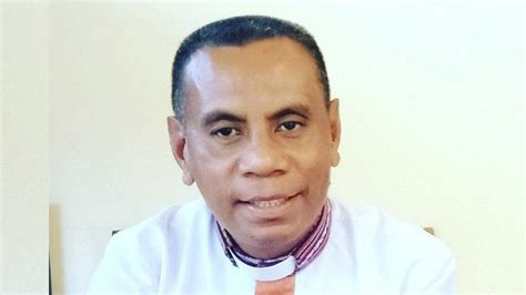 Renungan harian kristen online hari ini, renungan mingguan, bulanan, bacaan injil harian, santapan rohani, bacaan alkitab hari ini, dan suara injil. Renungan Harian Katolik, 11 November 2020, Peringatan St ...