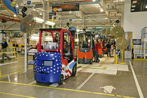 toyota forklifts  workers building america toyota