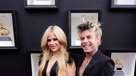 Avril Lavigne And Mod Sun Call Off Engagement