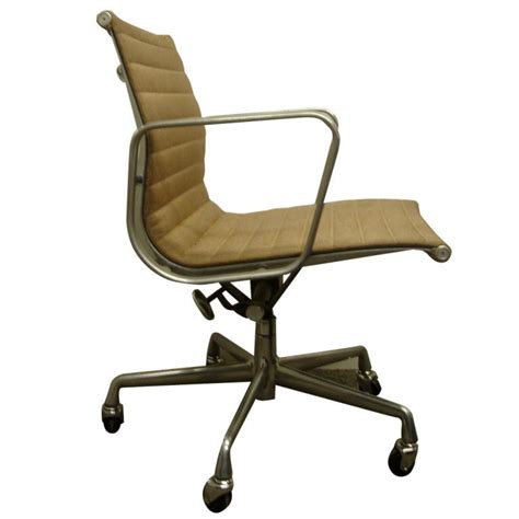 Select the most attractive herman miller chair office from a plethora of choices on alibaba.com. Vintage Aluminum Group Desk Chair by Herman Miller in COM ...