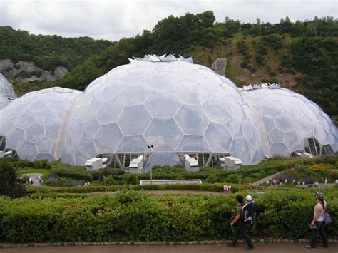 Keith's eden projest web site, tips when to visit eden, the unofficial eden project site giving latest information, and photos, and tips when to visit and where to stay. Eden Project - Botanische Vielfalt in England - Human Spaces