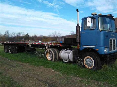 Mack 1978 Sleeper Semi Trucks